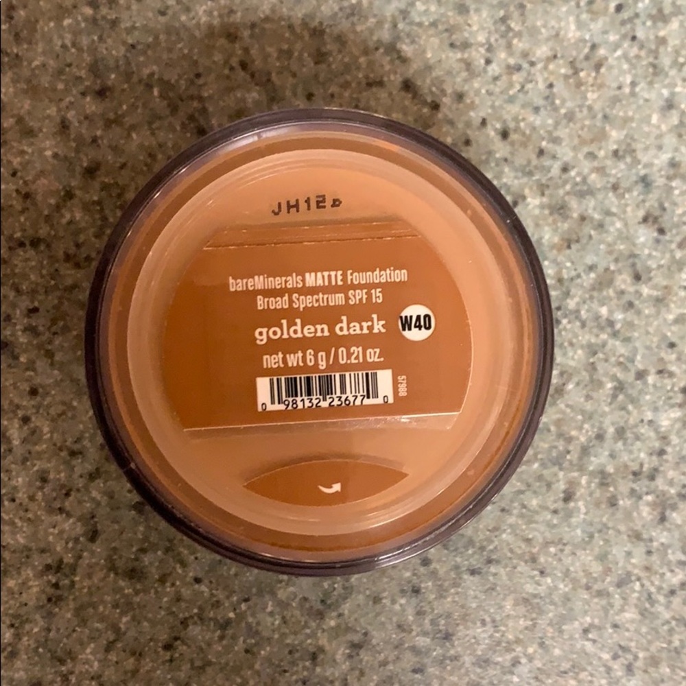Golden dark matte bareMinerals powder foundation